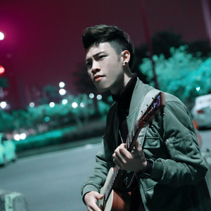 偷拍大白天夫妻性对白
